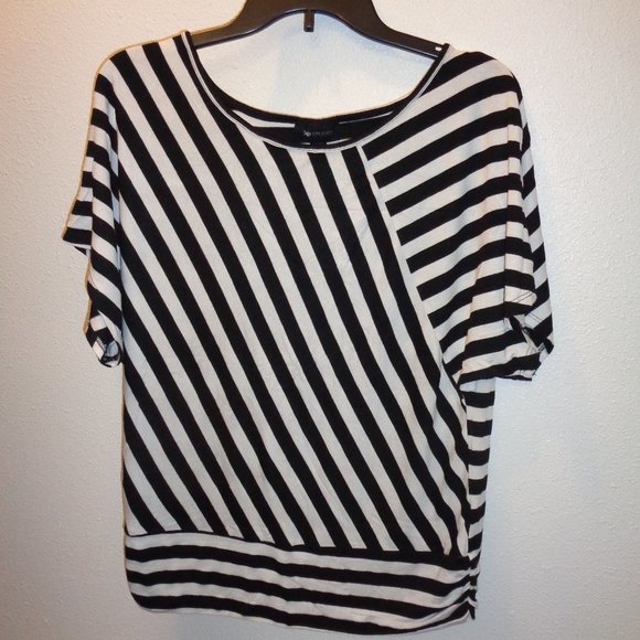 AB Studio Top Size Medium Black & White - Picture 4 of 9